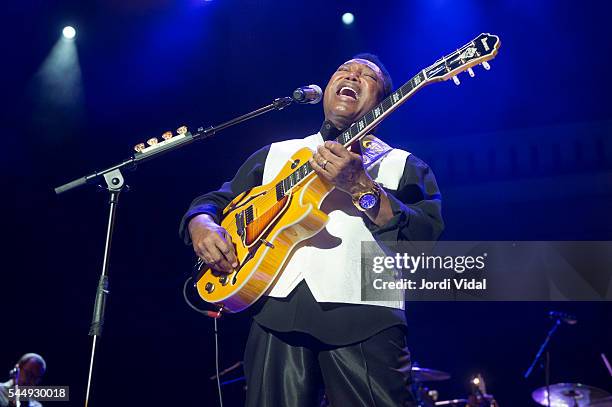 George Benson performs on stage during Festival Jardins de Pedralbes at Jardins de Pedralbes on July 4, 2016 in Barcelona, Spain.
