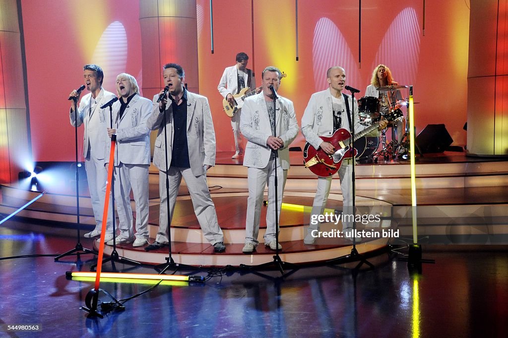 Die Prinzen - Band, Pop music, Germany - performing at the tv-show "Aktuelle Schaubude" in Germany - 10.10.2008