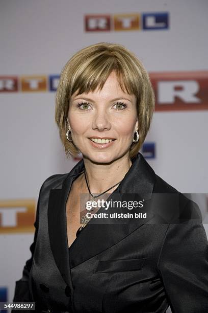 Essmueller, Ilka - Presenter, Germany - during a photo session in Hamburg in the occassion of the introduction of the RTL television program 2008/2009
