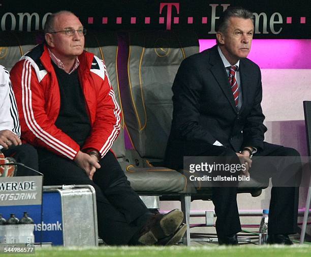 Ottmar Hitzfeld - Football, Coach, FC Bayern Munich, Germany - sitting next to club's deputy chairman Uli Hoeness on the substitute bench
