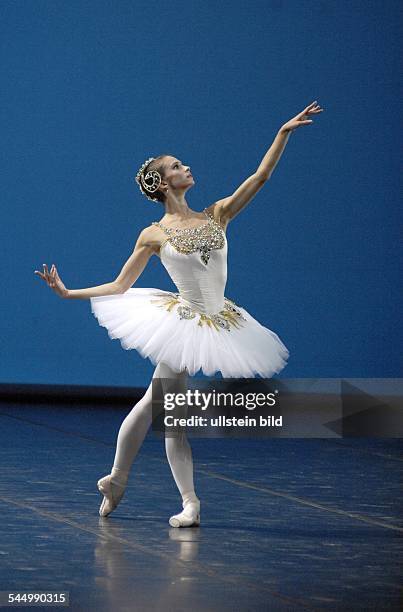 Germany - Berlin - Berlin: Deutsche Oper shows the Ballet Gala Malakhov & Friends; compagny: State Ballet Berlin; play: Diamonds - Pas de deux from...