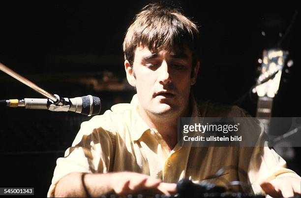 Fred Frith - Musician, Composer, Instrumentalist, Professor, UK - performing - 1982
