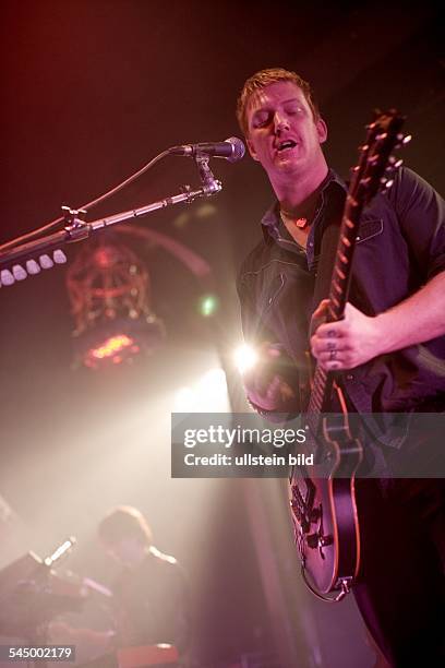 Queens of the Stone Age - Band, Rock music, USA - Singer Josh Homme performing in Hamburg, Germany