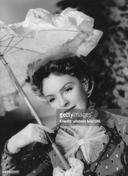 Schneider, Magda - Actress, Germany - *-+ Scene from the movie 'Die Deutschmeister' Directed by: Ernst Marischka Austria 1955 Vintage property of...