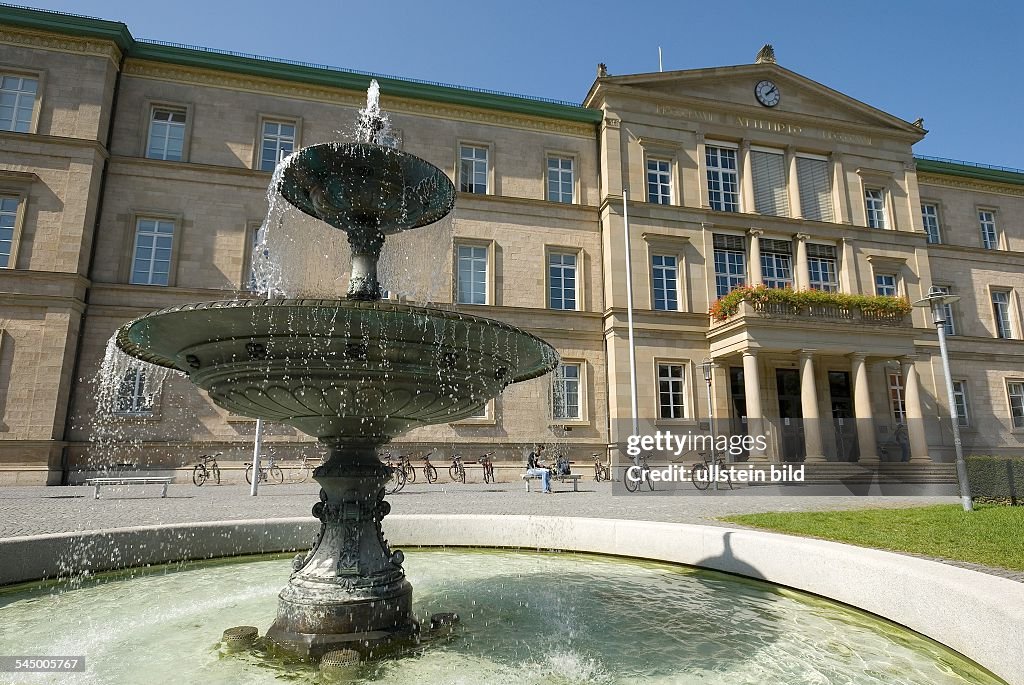 Germany - Baden-Wuerttemberg - Tuebingen: Fountain in front of the university