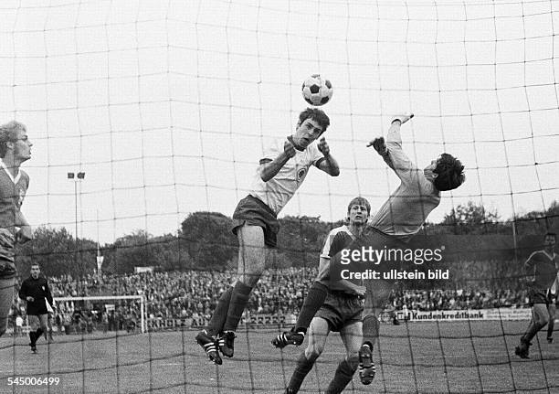 Football Germany, Regionalliga 1968/1969, promotion match to the Bundesliga 1969/1970, Rot-Weiss Oberhausen versus Hertha Zehlendorf 1:0, Niederrhein...