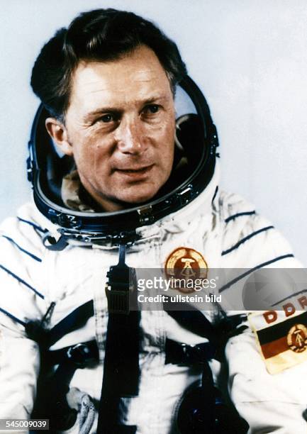 Soviet Union Spaceflight Sigmund Jaehn, cosmonaut, major general of East Germany's army, in his spacesuit - 1978