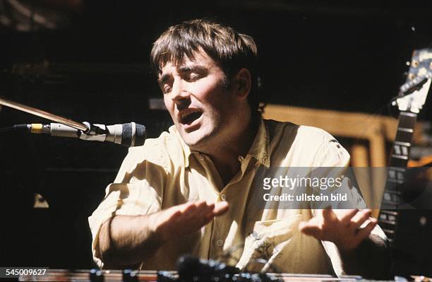 Fred Frith - Musician, Composer, Instrumentalist, Professor, UK - performing - 1982
