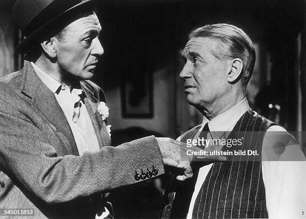 Cooper, Gary *-+Schauspieler, USA- mit Maurice Chevalier in einer Szene desFilms 'Ariane - Liebe am Nachmittag', Regie: Billy Wilder, USA- 1957