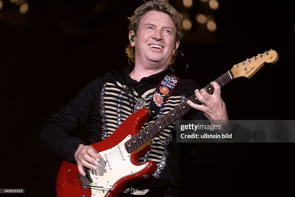 Police - Band, New Wave, UK - Andy Summers performing in Duesseldorf, Germany, LTU-Arena