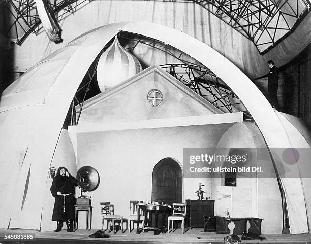 Erwin Piscator Production Photos And Premium High Res Pictures Getty erwin-piscator-production-photos-and-premium-high-res-pictures-getty