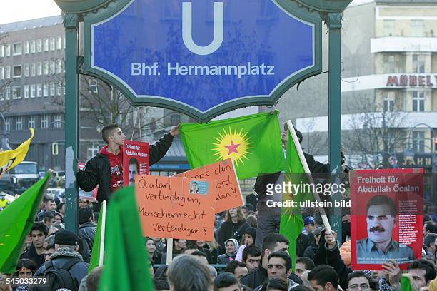 Germany - Demonstrations: turkish kurds in Berlin protesting against planned turkish military intervention in North-Iraq in order to destroy...