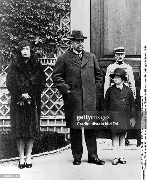 Fürst von Monaco 1922-1949mit Prinzessin Charlotte und dem Thronfolger Rainier- 1930