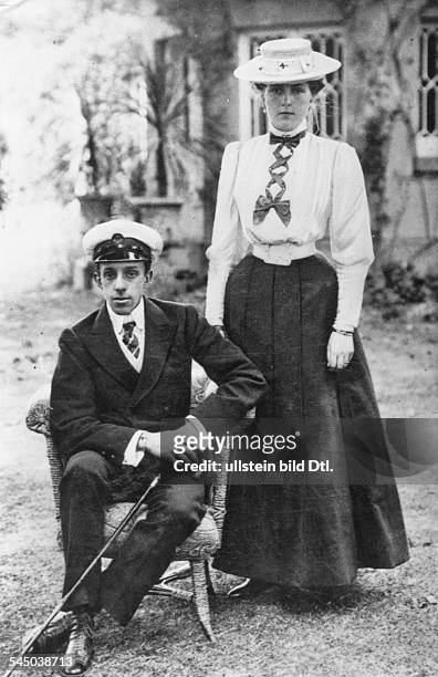 Alfons XIII. *17.05.1886-+Koenig von Spanien - mit seiner Gattin Victoria Eugenie von Battenberg- 1906