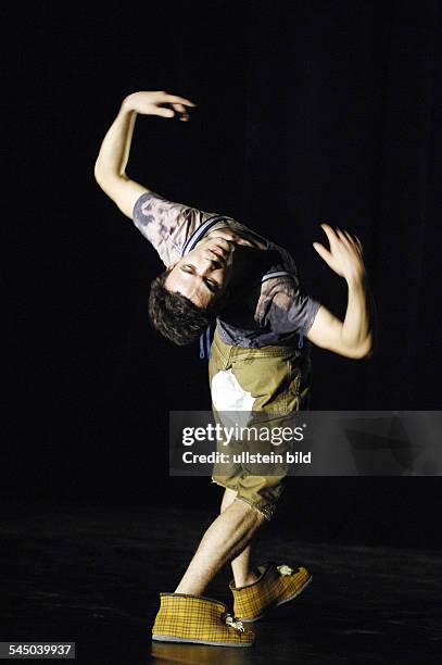 Germany - Berlin - Friedrichshain : Radialsystem V Berlin. Company: Sasha Waltz & Guests. Titel: Choreografen der Zukunft. Choreography and dance:...