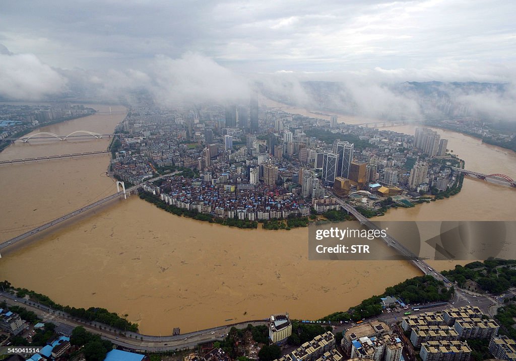 TOPSHOT-CHINA-WEATHER-FLOOD