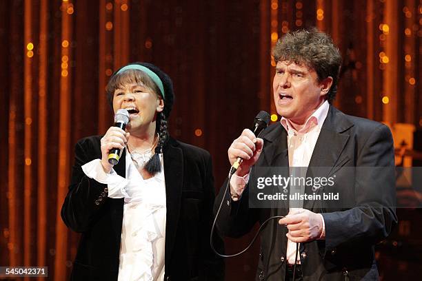 Schoebel, Frank - Musician, Singer, Pop music, Germany - performing with his ex-wife Chris Doerk in Berlin, Germany, Friedrichstadtpalast