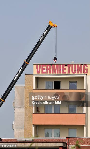 Germany - Berlin - Pankow: apartments to rent in a building made with precast concrete slabs at Bruno-Apitz-Strasse