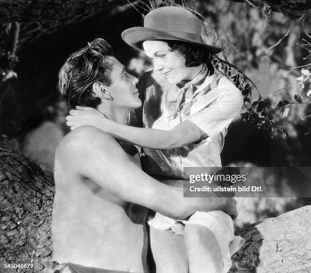 Weissmueller, Johnny - Actor, Swimmer, USA - *-+ mit Maureen O'Sullivan Scene from the movie 'Tarzan the Ape Man' Directed by: W.S. Van Dyke USA 1932...