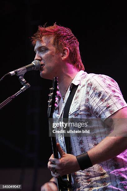 Queens of the Stone Age - Band, Rock music, USA - Singer Josh Homme performing in Berlin, Germany