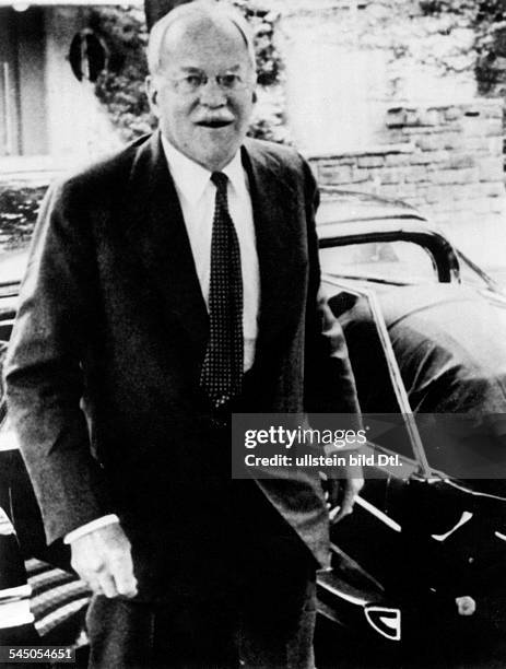 1969Politiker, USA1953-61 Chef des CIADeutschlandbesuch 1960: Dulles aufdem Weg zum Bundeskanzler.Juni 1960
