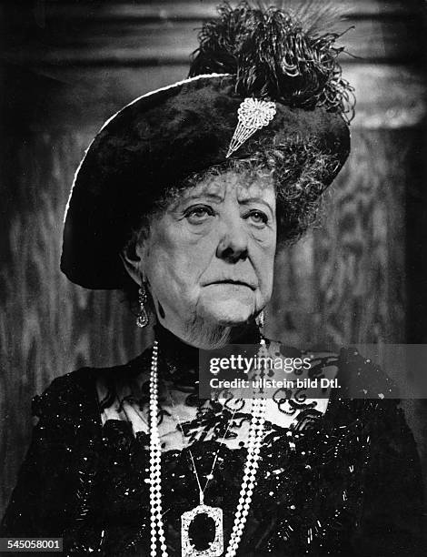 1937Schauspielerin, D- als alte Gräfin in 'Bunbury' von Oscar Wilde- 1937Aufnahme: Rene Fosshag