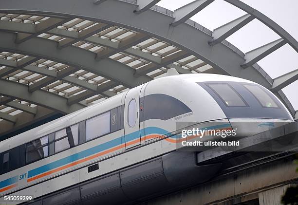 Shanghai Transrapid Maglev Train Photos and Premium High Res Pictures ...