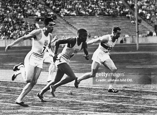 Sportler, Leichtathlet, Sprinter, USALetzter Wechsel der 4-mal-100-Meter - Staffel im Länderkampf Deutschland-USA im Berliner Olympiastadion, den die...