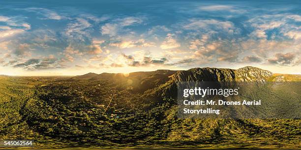 serra do rola moça - virtualitytrend stock pictures, royalty-free photos & images