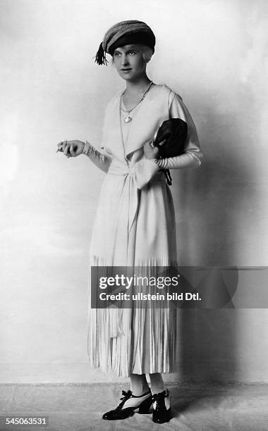 29 Gussy Holl Stock Photos, HighRes Pictures, and Images Getty Images