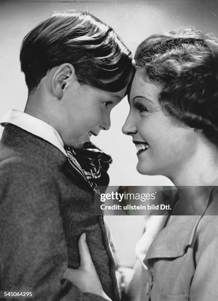 14 Augusto Genina Stock Photos, HighRes Pictures, and Images Getty