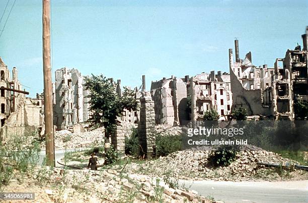 Ruins at Bayerischer Platz in Berlin Schoeneberg - 1945Picture: Wolf Lange