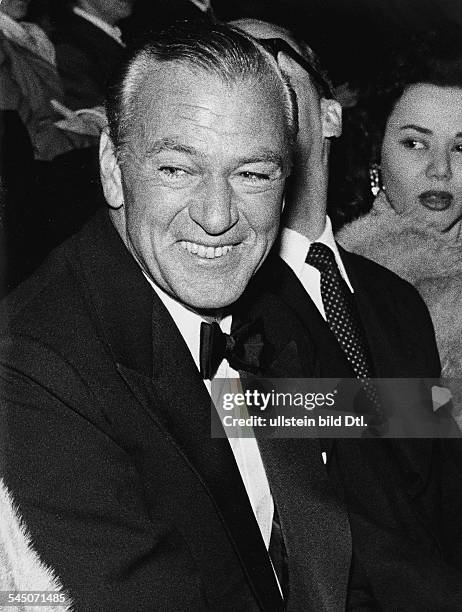 Cooper, Gary *-+Schauspieler, USA- Portrait, in Berlin waehrend der Filmfestspiele, lacht- 1956