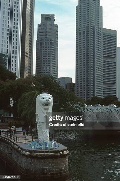 Der `Merlion` am Singapore River- 2000