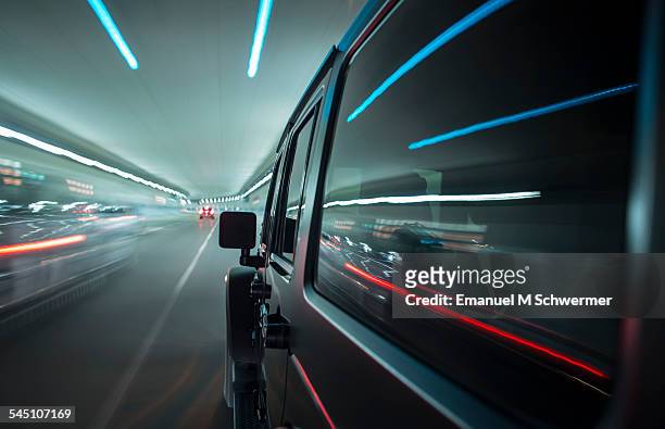 offroad car drives in dubai - karosseriarbete bildbanksfoton och bilder