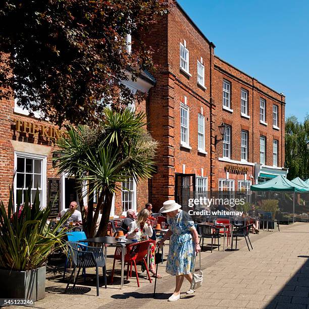 pub em beccles - beccles suffolk imagens e fotografias de stock