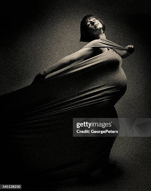 beautiful pregnant woman - belly dancer stockfoto's en -beelden