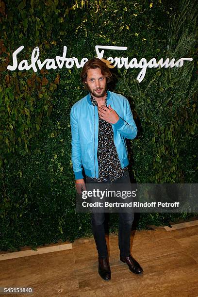 James Rousseau Model 551 James Rousseau Photos & High Res Pictures - Getty Images