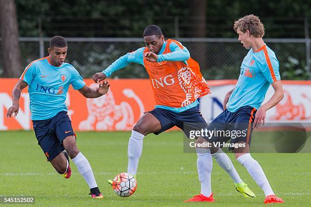 Juninho Bacuna of The Netherlands U19, Pablo Paulino Rosario of The Netherlands U19, Sam Lammers of The Netherlands U19 during a training session of...