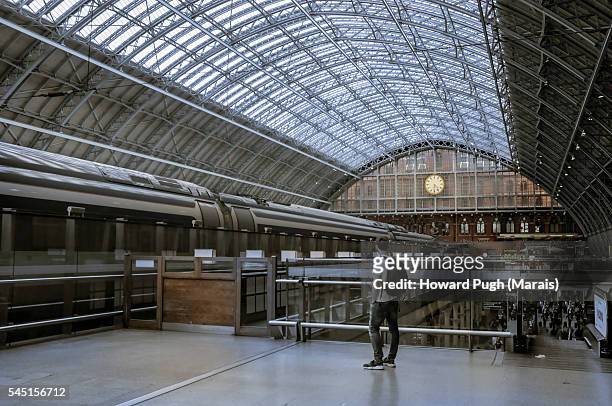 kings cross international railway station - station london st pancras international stockfoto's en -beelden