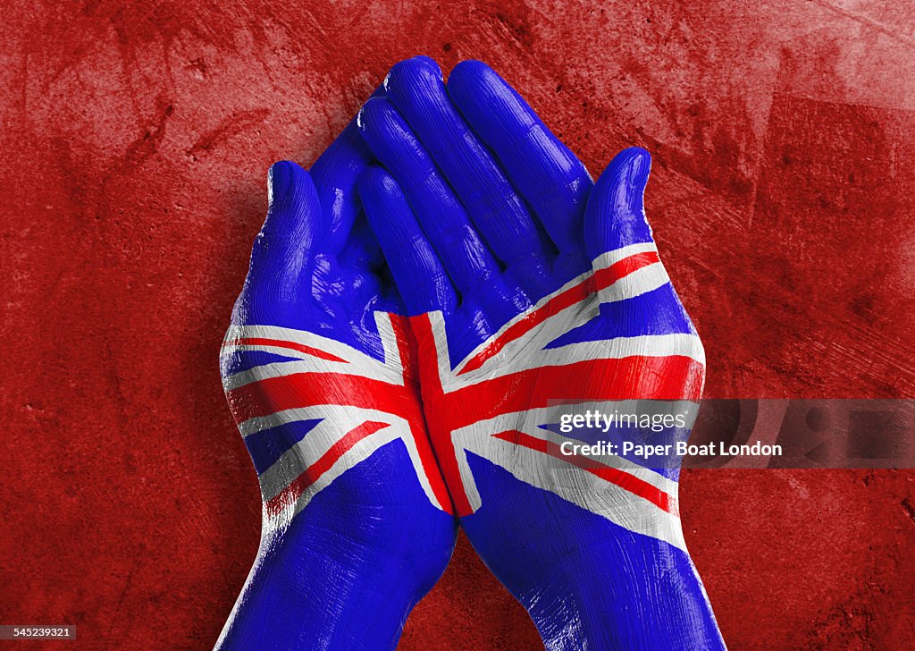 Flag of United Kingdom painted on two hands