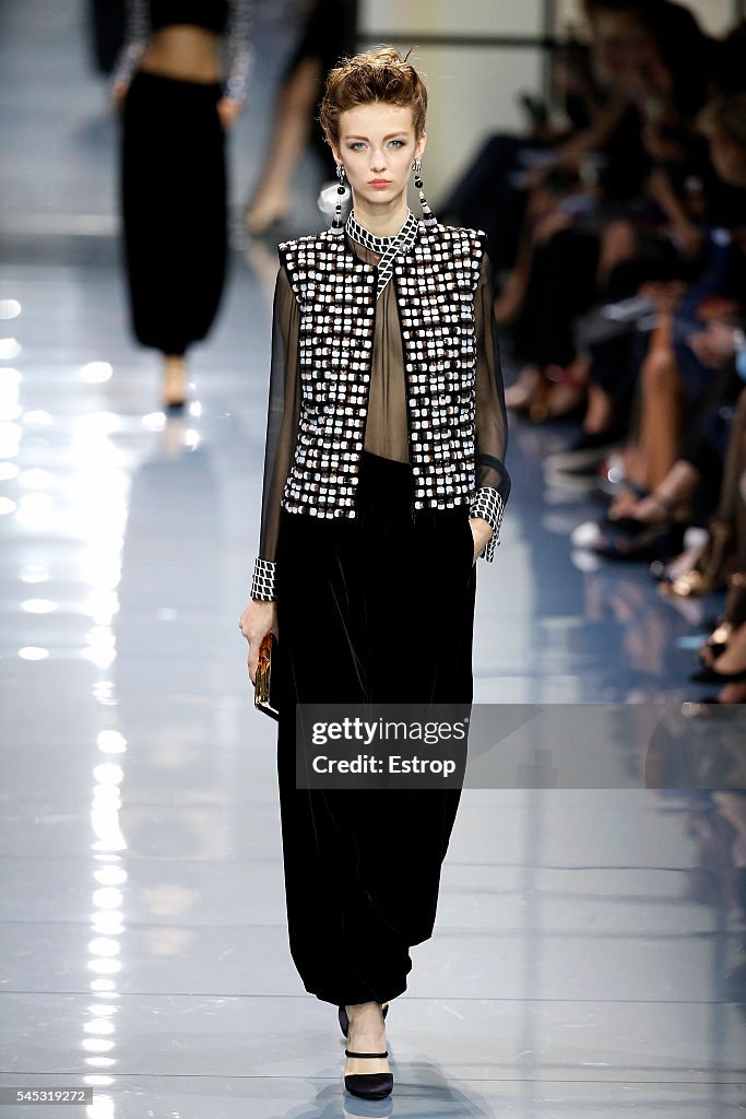 Giorgio Armani Prive : Runway - Paris Fashion Week - Haute Couture Fall/Winter 2016-2017
