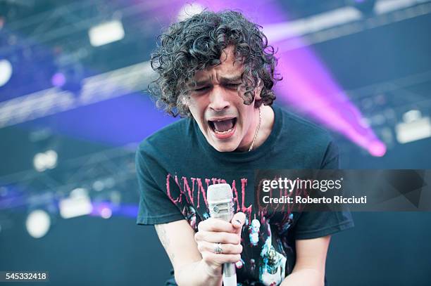 Matthew Healy of The 1975 performs on NOS Stage during NOS Alive '16 Day 1 at at Passeio Martimo De Alge on July 7, 2016 in Lisbon, Portugal.