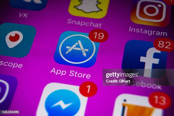 social media applications icons with new instagram icons - ios grécia imagens e fotografias de stock