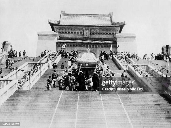 Sun Yat Sen 1866 1925 Politiker ChinaBeisetzung Sun Yat Sens Im sun-yat-sen-1866-1925-politiker-chinabeisetzung-sun-yat-sens-im
