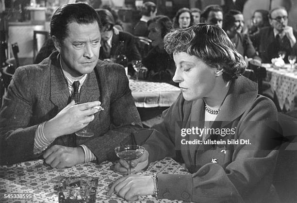 Soehnker, Hans *-+Schauspieler, D- mit Marianne Hoppe in dem Film 'Nur eine Nacht'- 1950