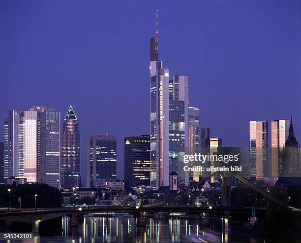 Skyline in der Morgendämmerung- 1998