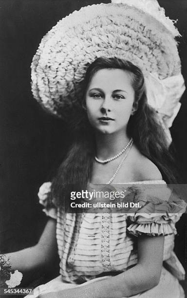 Viktoria Luise von Preussen *13.09.1892-+Herzogin von Braunschweig, DTochter Kaiser Wilhelms II.- Portrait, traegt einen grossen Sommerhut- 1913