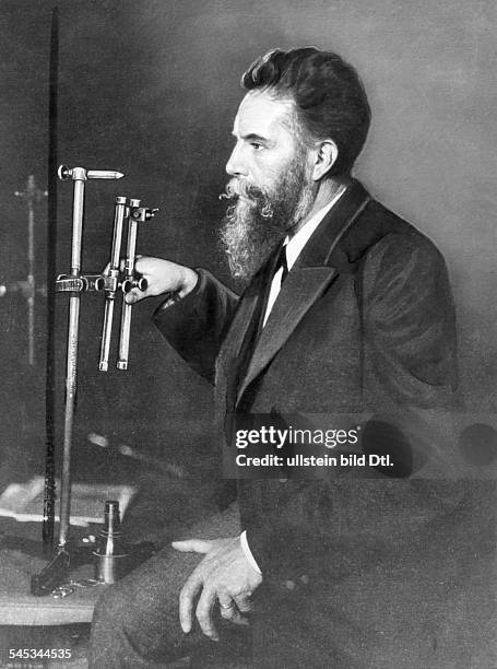 Wc Rontgen 285 Wilhelm Roentgen Stock Photos, High-Res Pictures, and Images ...