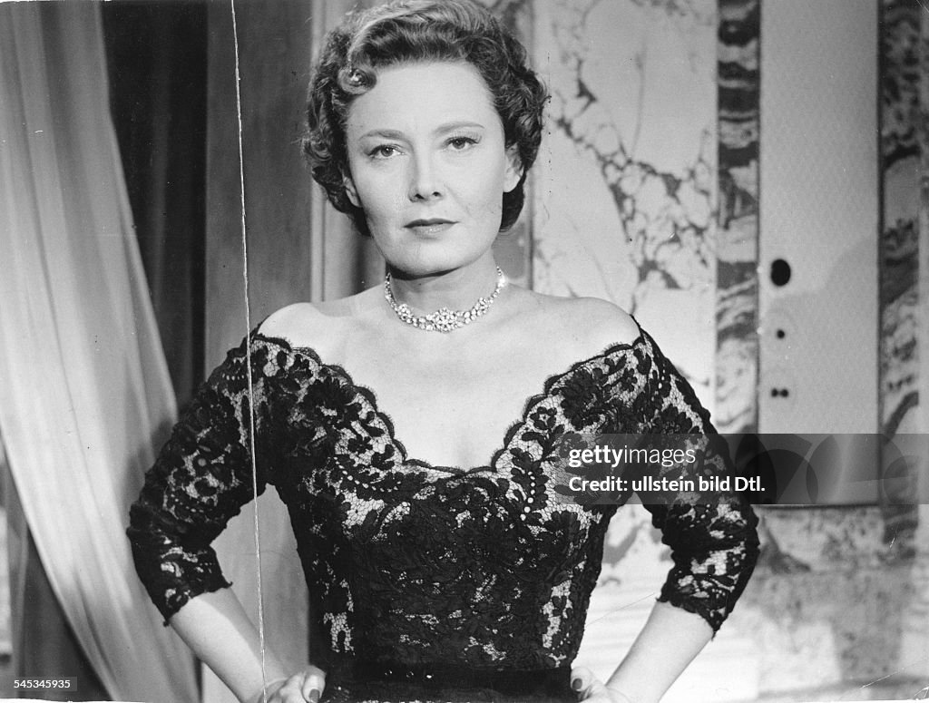 Baarova, Lida - Actress, Austria-Hungary / CSR - *07.09.1914-27.10.2000+ Scene from the movie 'Pieta per chi cade'' as Eugenia Directed by: Mario Costa Italy 1954 Produced by: Rizzoli Film Vintage property of ullstein bild